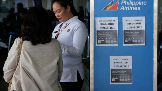 Las principales aerolíneas han suspendido los vuelos a Oriente Próximo, afectando a muchos viajeros y turistas.